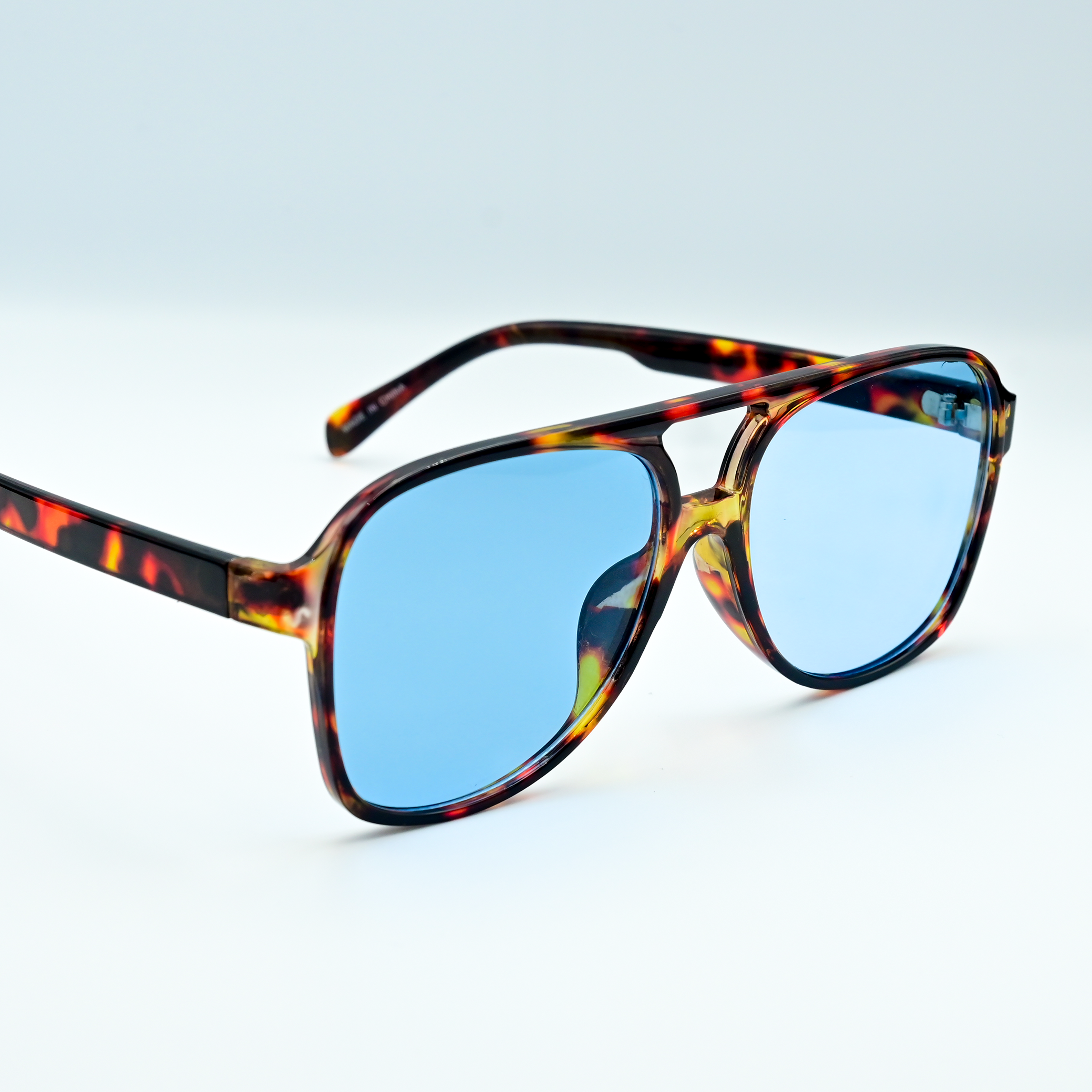 Classic Vintage Printed Sunglasses – Stylish Retro Eyewear for Men & Women with UV Protection