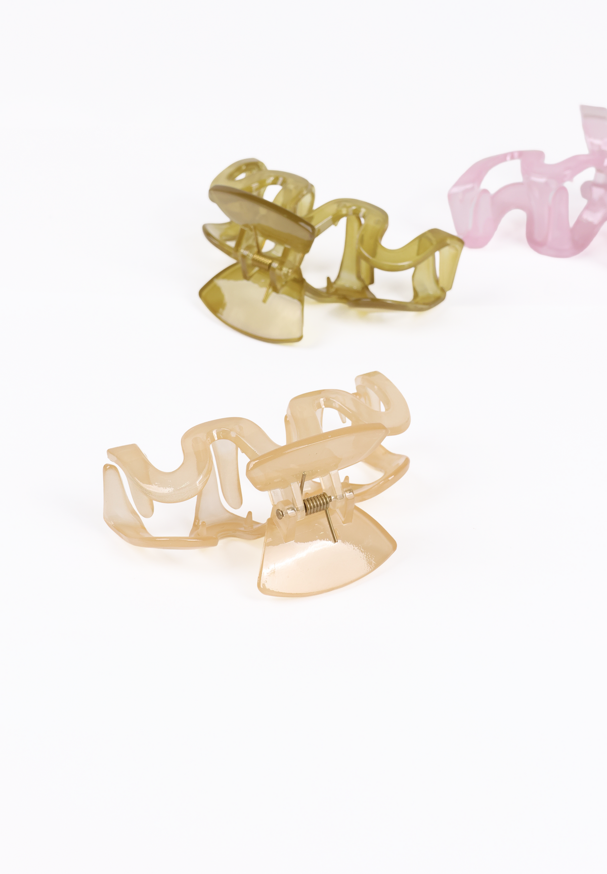 Wave Claw Clip – Wavy Plastic Hair Claw Clip for Women