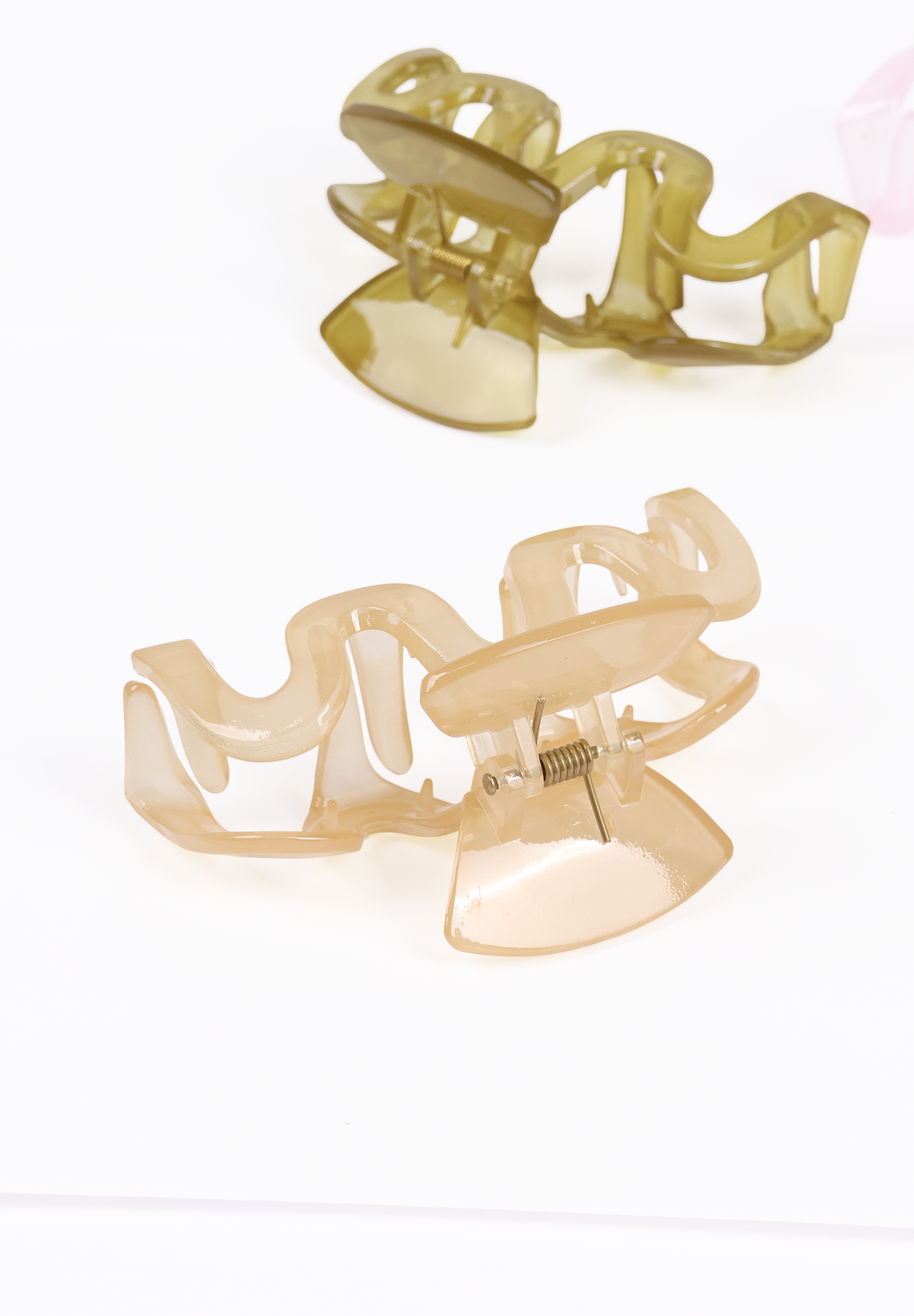 Wave Claw Clip – Wavy Plastic Hair Claw Clip for Women